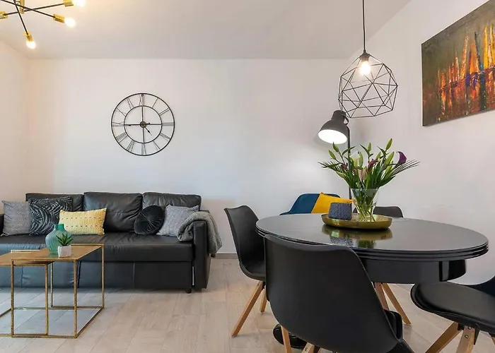 Adrijana 1 アパート ポレッチ