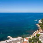 Apartamento Adrijana 1 *